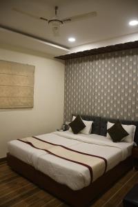 hotel sv grand varanasi