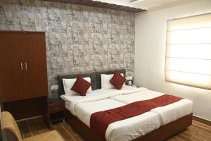 hotel sv grand varanasi