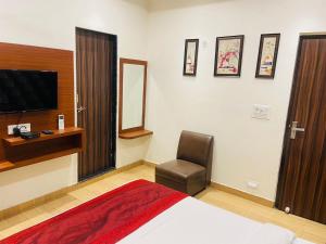 hotel sv grand varanasi