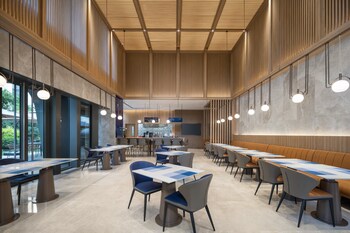 holiday inn express changchun ecological square an ihg hotel