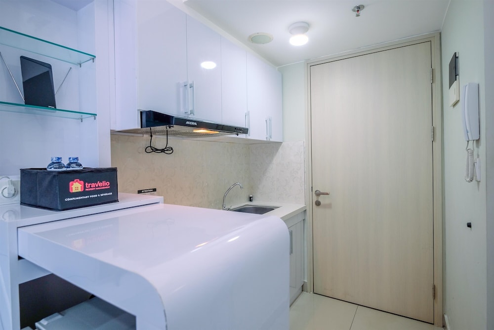 nice and comfy studio at springlake summarecon apartment