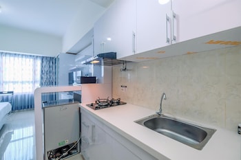 nice and comfy studio at springlake summarecon apartment