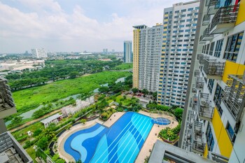 nice and comfy studio at springlake summarecon apartment