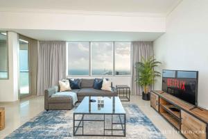 lux the sky view suite dubai marina