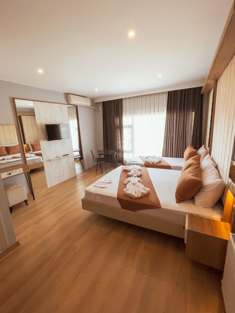 lumina boutique hotel