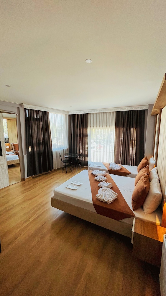 lumina boutique hotel