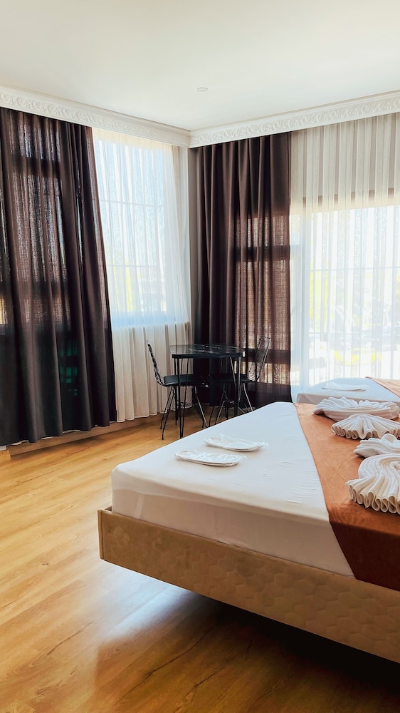 lumina boutique hotel