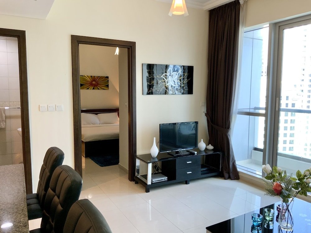 tms charming 1bed in dubai marina