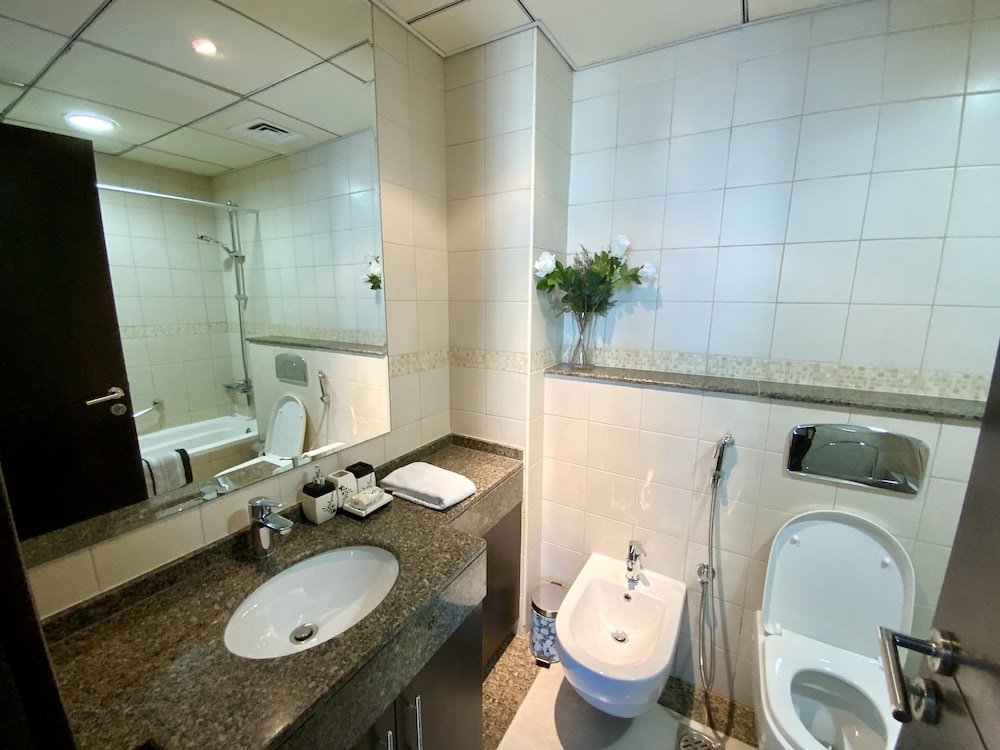 tms charming 1bed in dubai marina