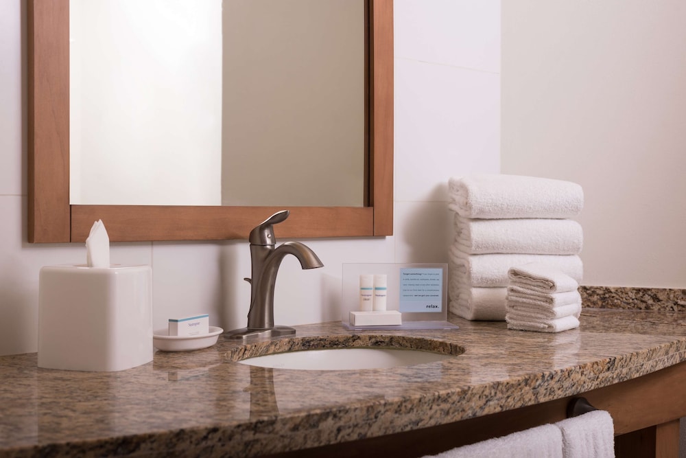 hampton inn by hilton guadalajara expo