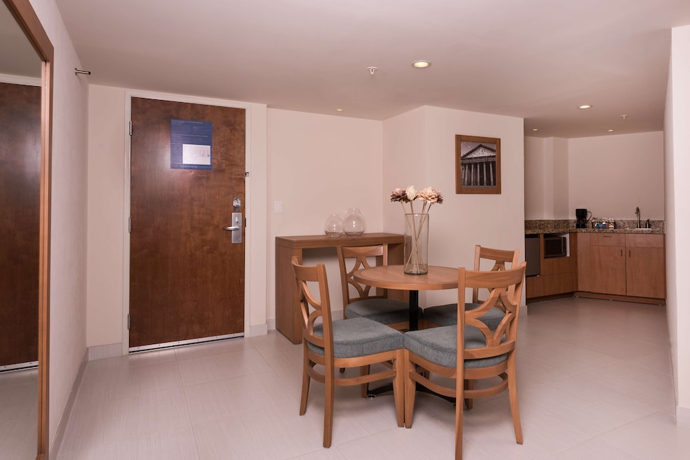 hampton inn by hilton guadalajara expo