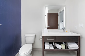 creekside hotel parkville