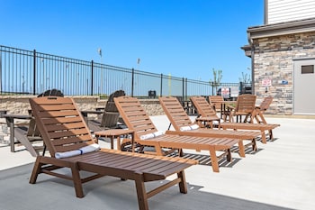 creekside hotel parkville