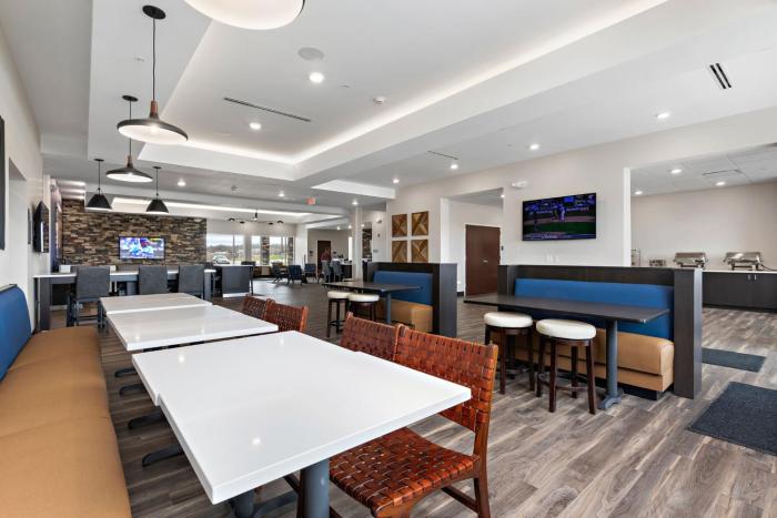 creekside hotel parkville