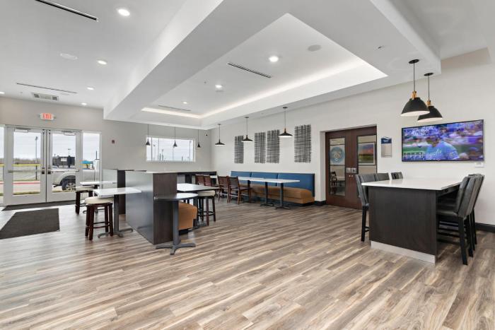 creekside hotel parkville