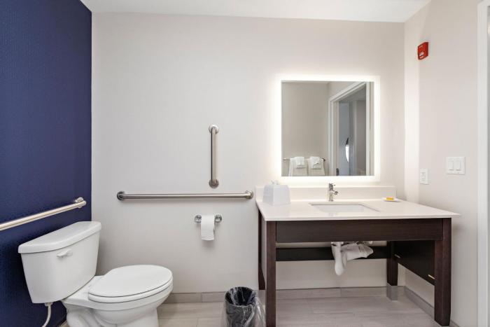 creekside hotel parkville