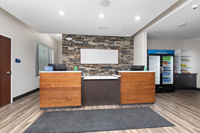 creekside hotel parkville