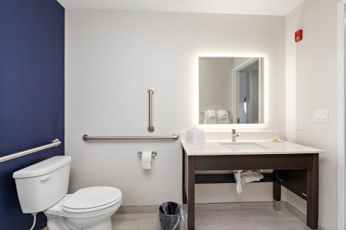 creekside hotel parkville