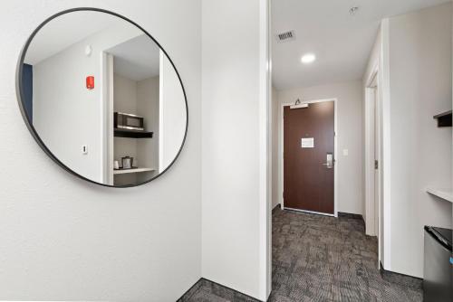 creekside hotel parkville