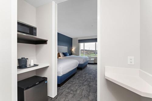 creekside hotel parkville