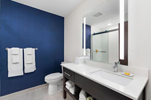 creekside hotel parkville
