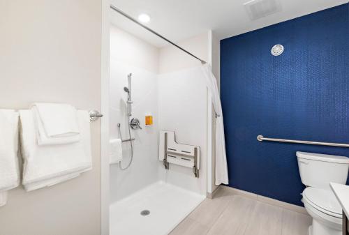 creekside hotel parkville
