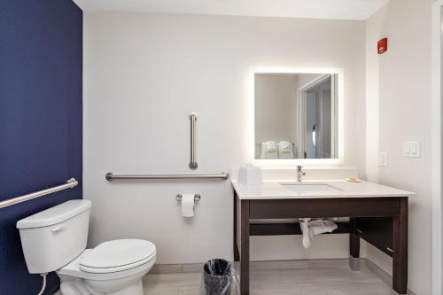 creekside hotel parkville
