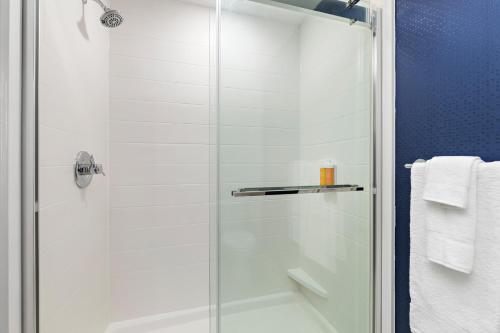 creekside hotel parkville