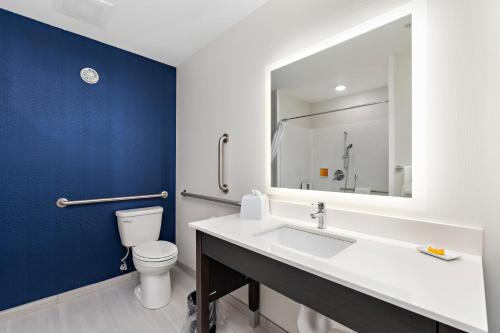 creekside hotel parkville