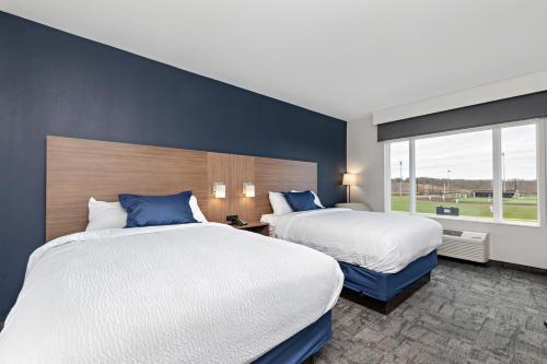 creekside hotel parkville
