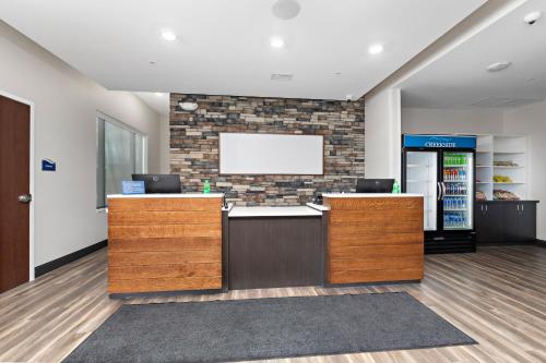 creekside hotel parkville