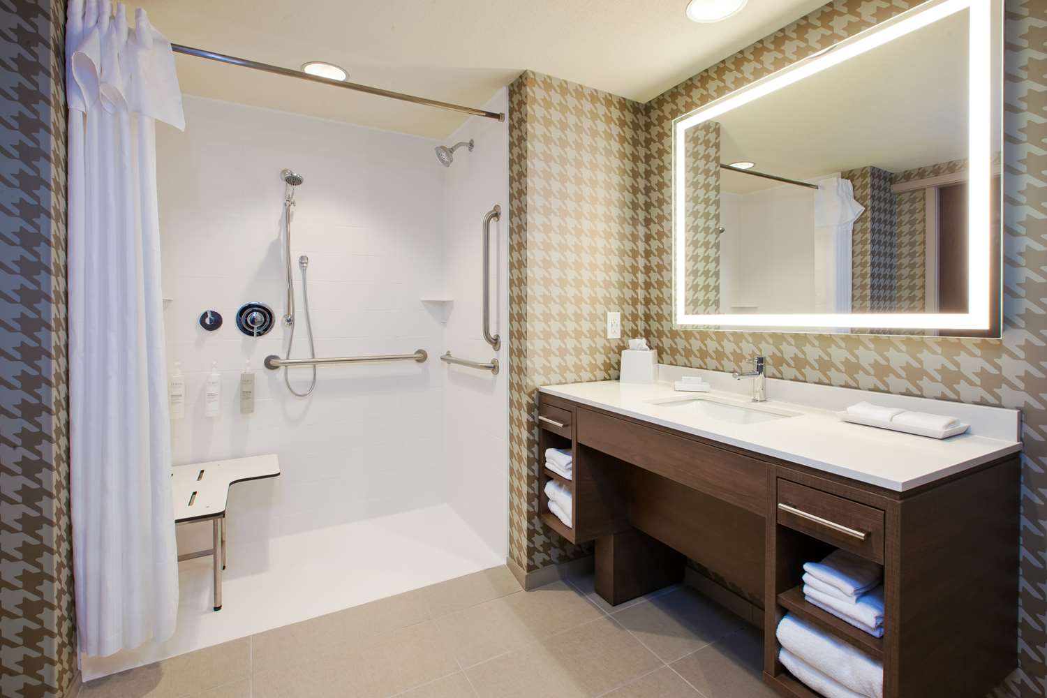 home2 suites by hilton grand rapids south