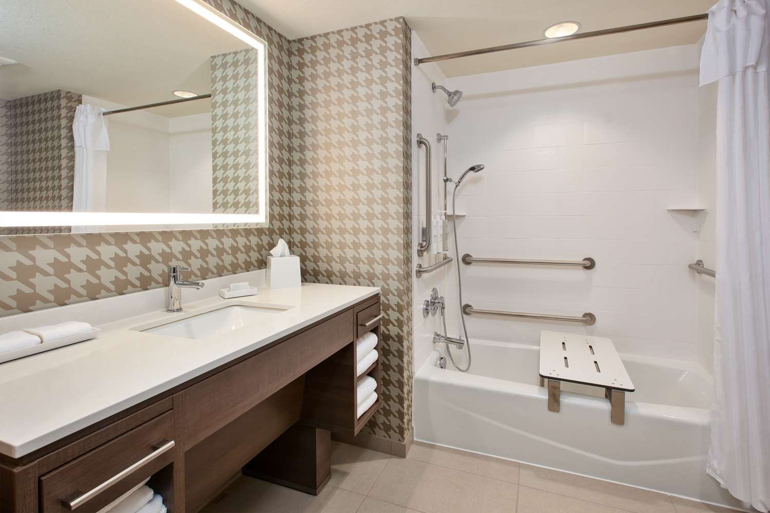 home2 suites by hilton grand rapids south