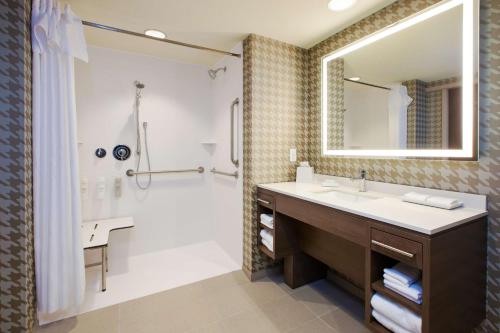 home2 suites by hilton grand rapids south