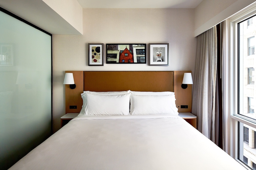 hotel indigo world trade center