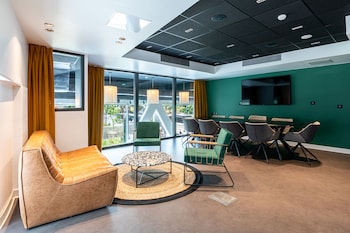 best western m treize paris asnieres