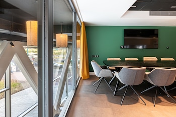 best western m treize paris asnieres