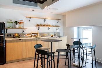 best western m treize paris asnieres
