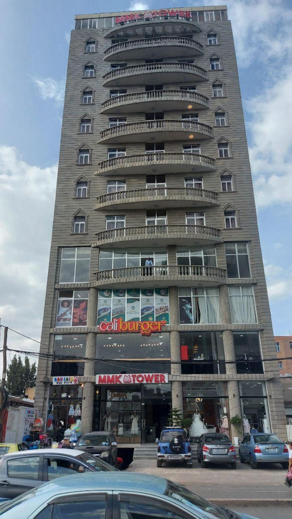 yellow apple hotel