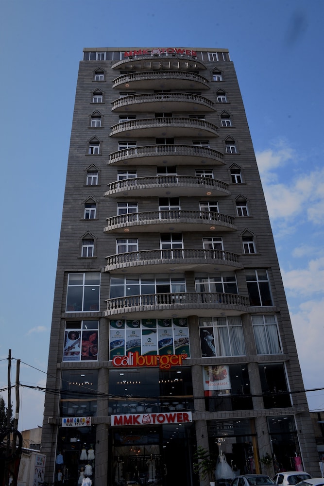 yellow apple hotel