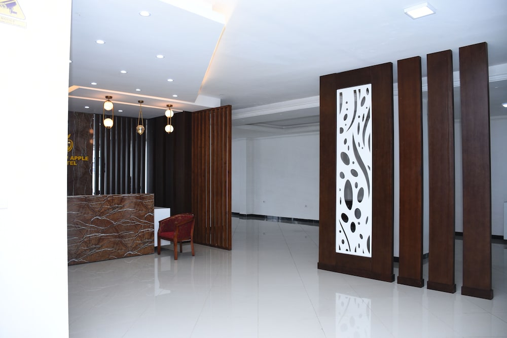 yellow apple hotel