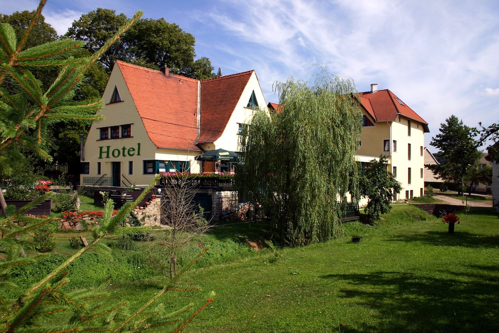hotel and restaurant 5 linden