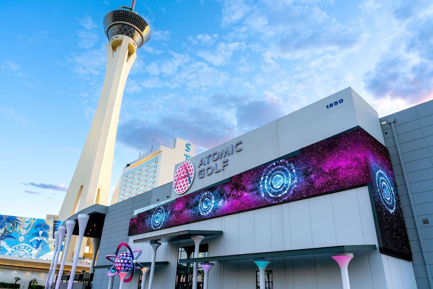 the strat hotel casino and skypod
