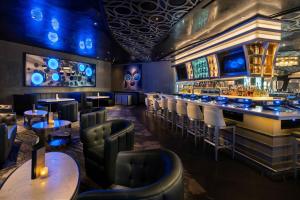 the strat hotel casino and skypod