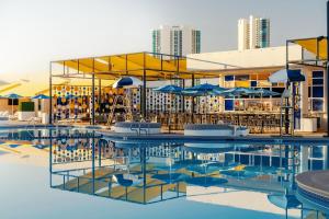 the strat hotel casino and skypod