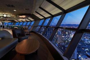 the strat hotel casino and skypod