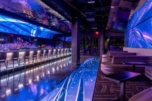 the strat hotel casino and skypod