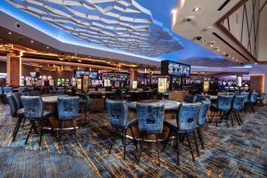 the strat hotel casino and skypod