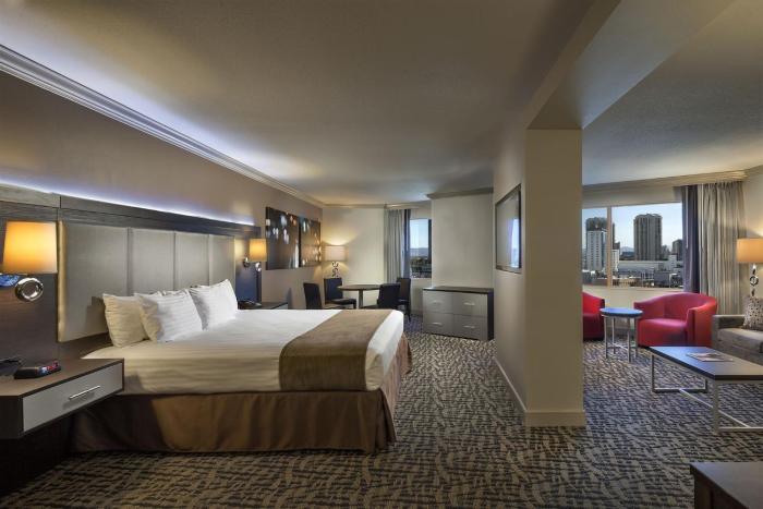 the strat hotel casino and skypod