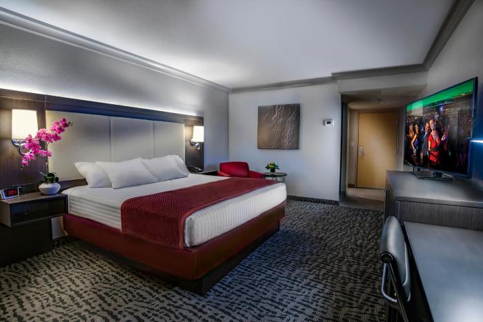 the strat hotel casino and skypod